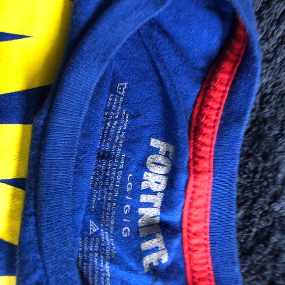 2 Fortnite shirts - Picture 4 of 5